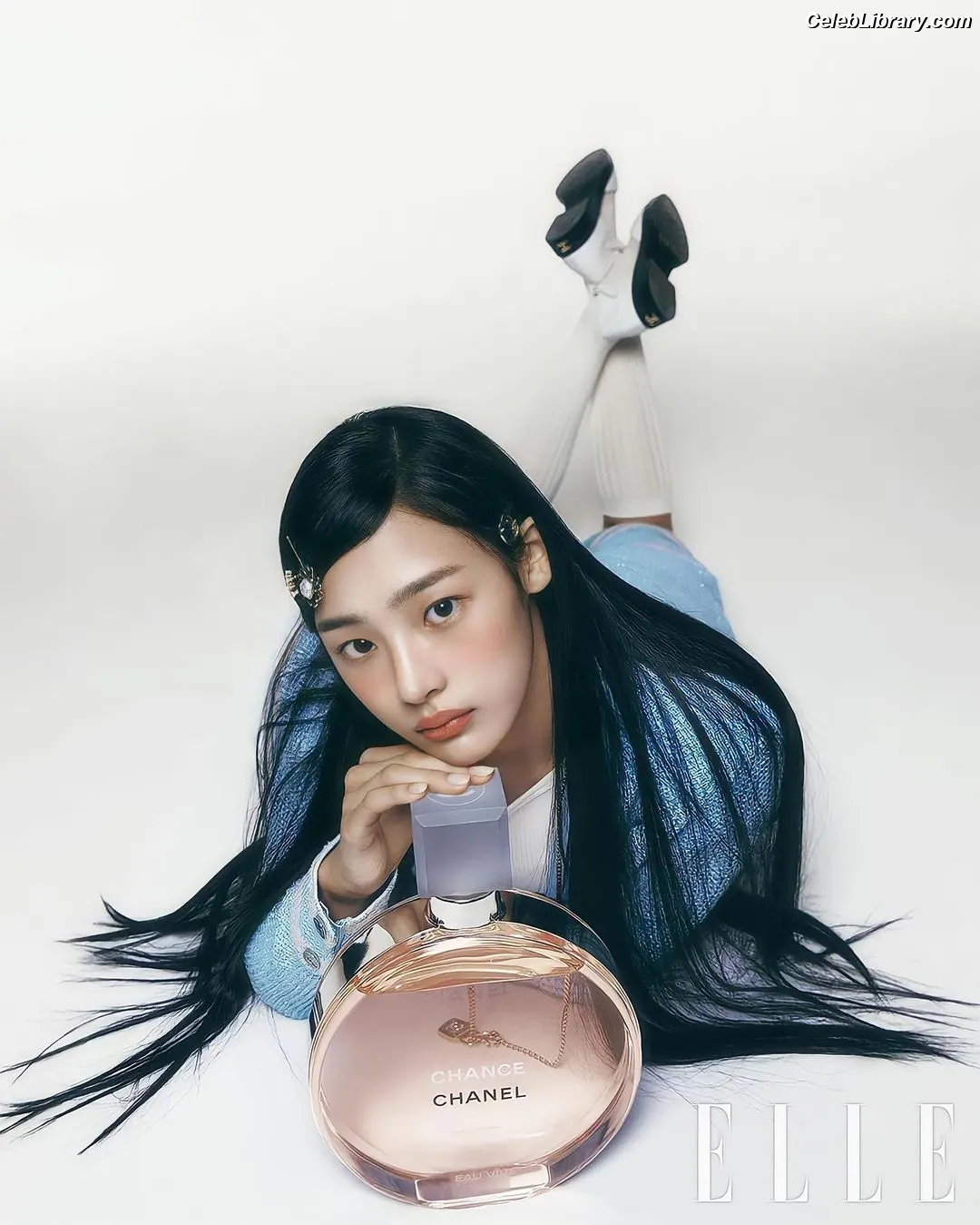 Minji (NewJeans) photo 24 of 1153