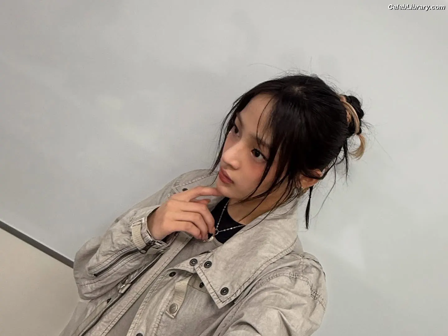 Minji (NewJeans) photo 3 of 1153