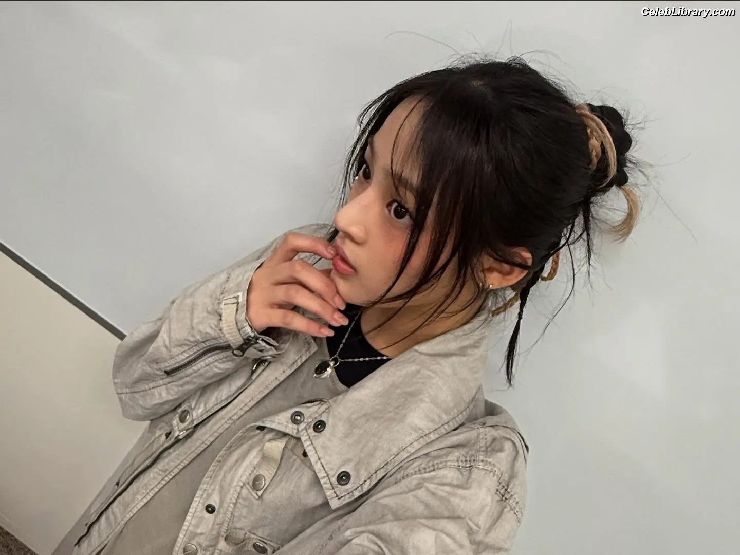 Minji (NewJeans) photo 4 of 1153