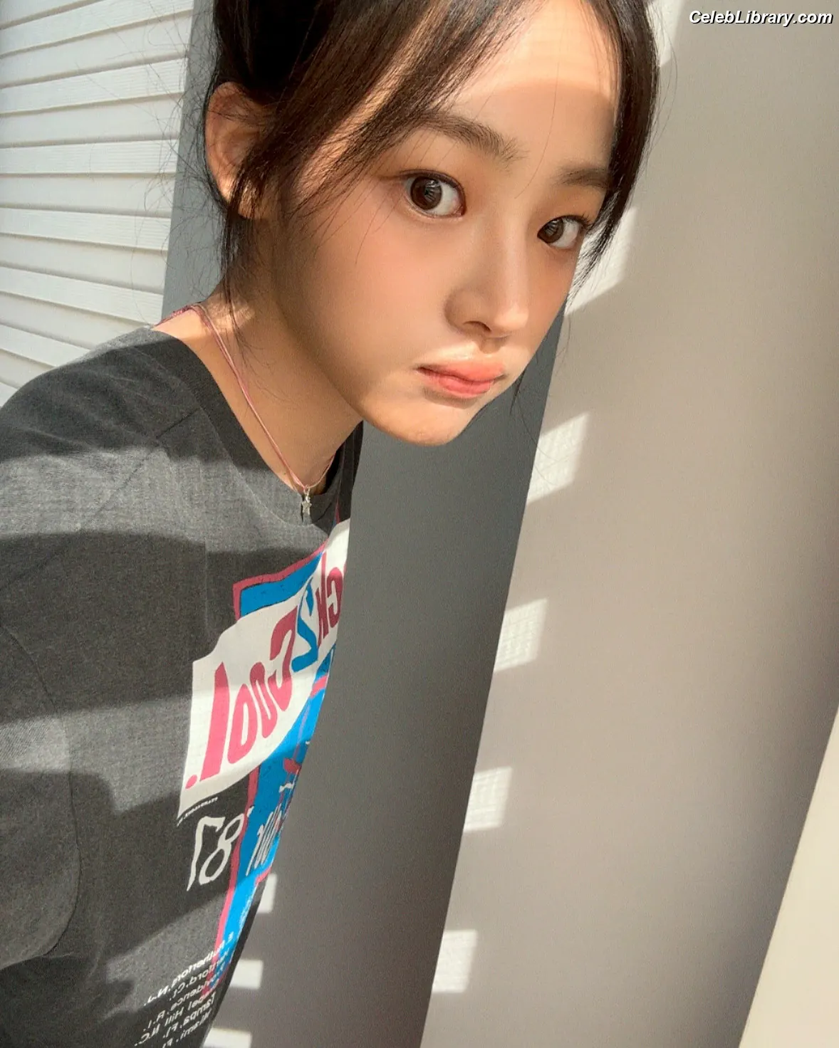 Minji (NewJeans) photo 7 of 1153
