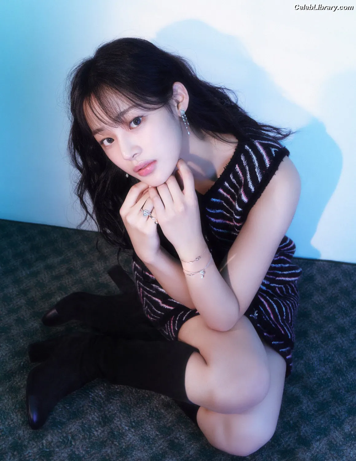 Minji (NewJeans) photo 23 of 1153