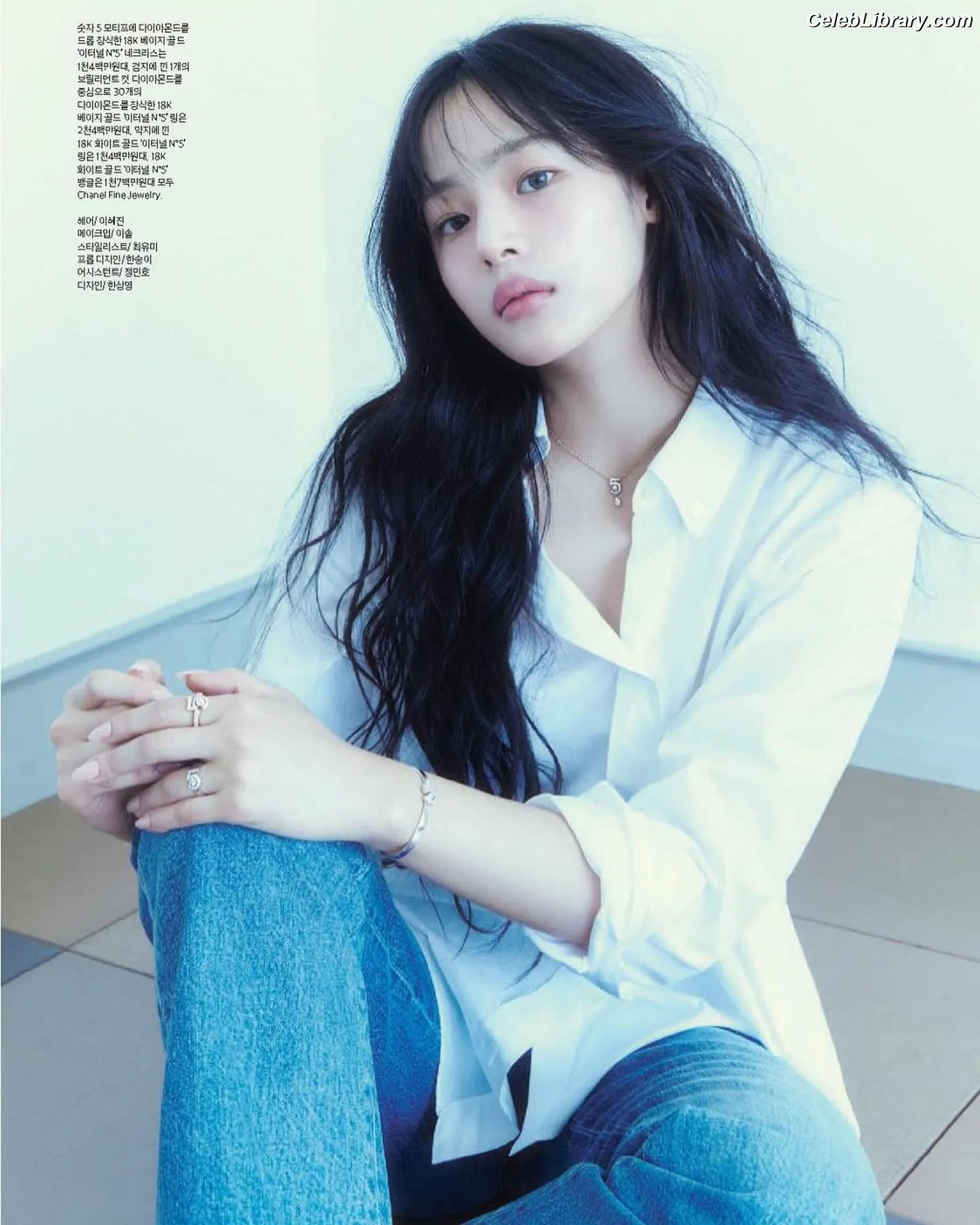 Minji (NewJeans) photo 6 of 1153