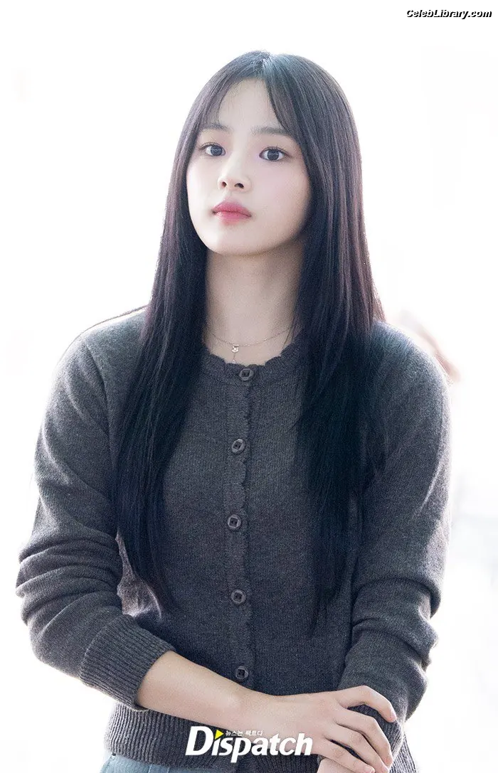 Minji (NewJeans) photo 16 of 1153