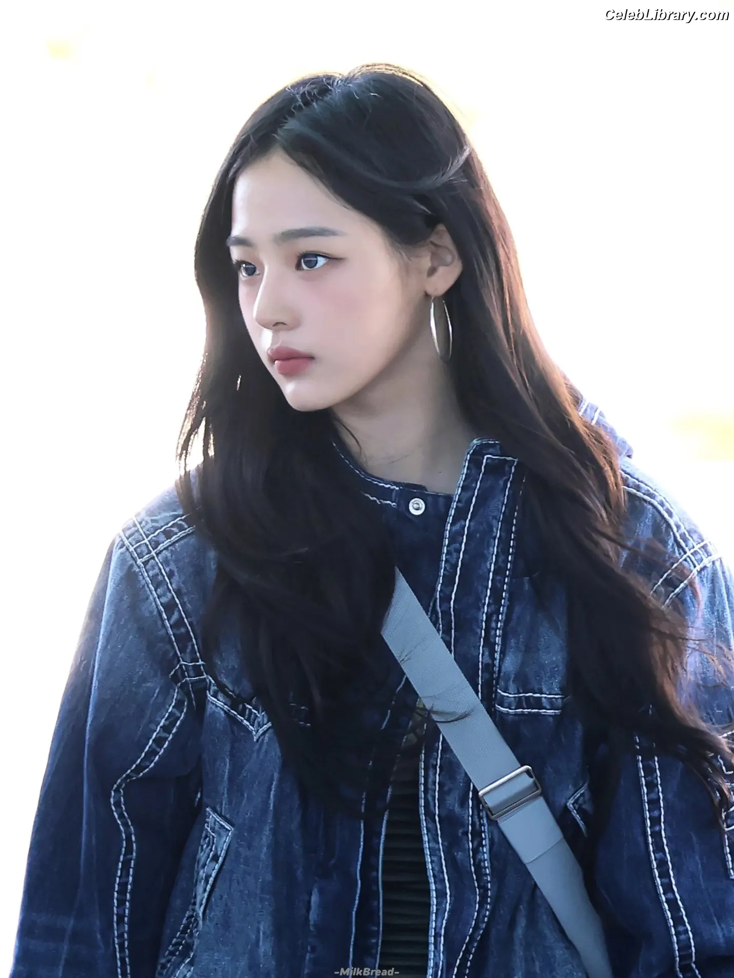 Minji (NewJeans) photo 11 of 1153