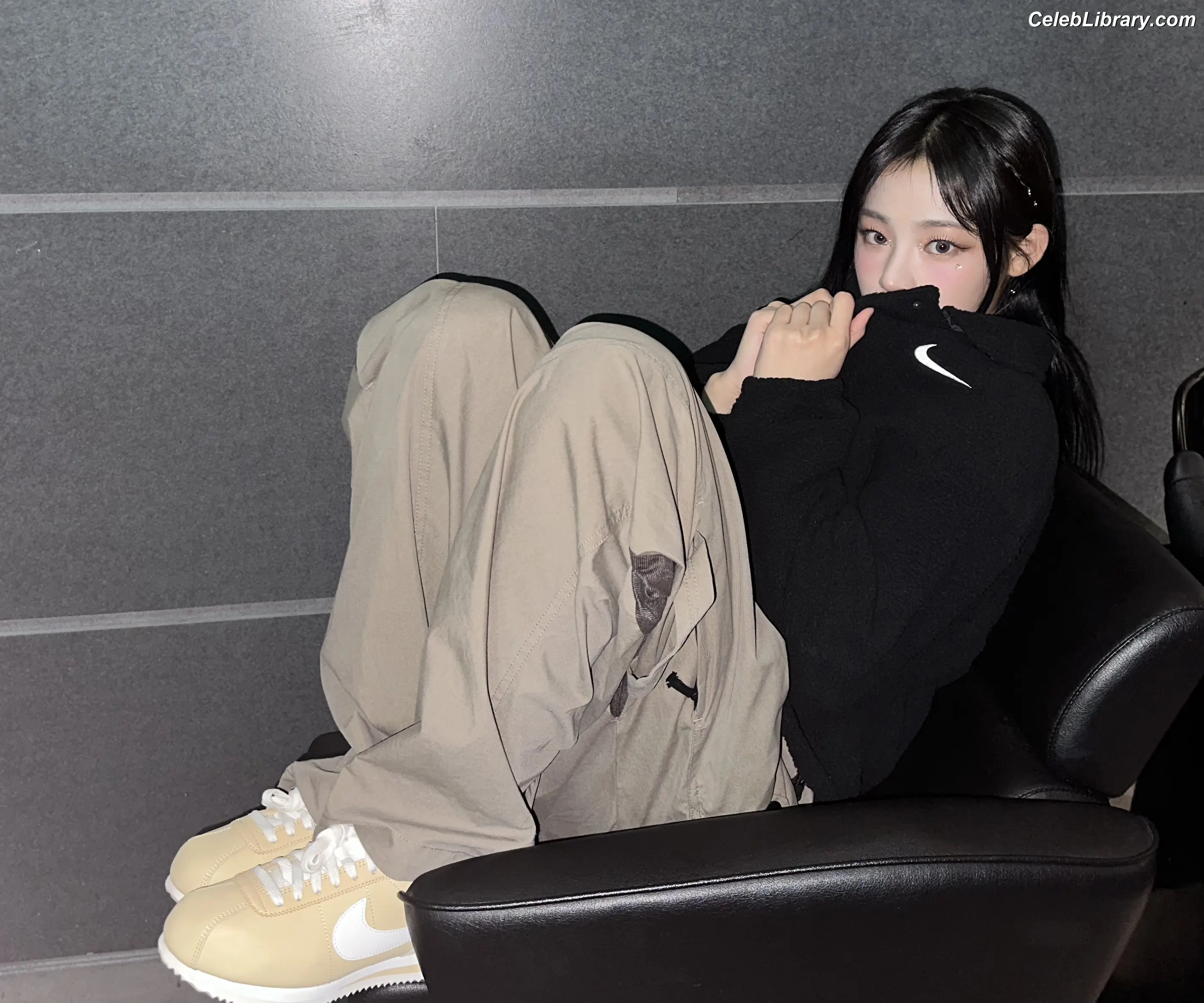 Minji (NewJeans) photo 21 of 1153