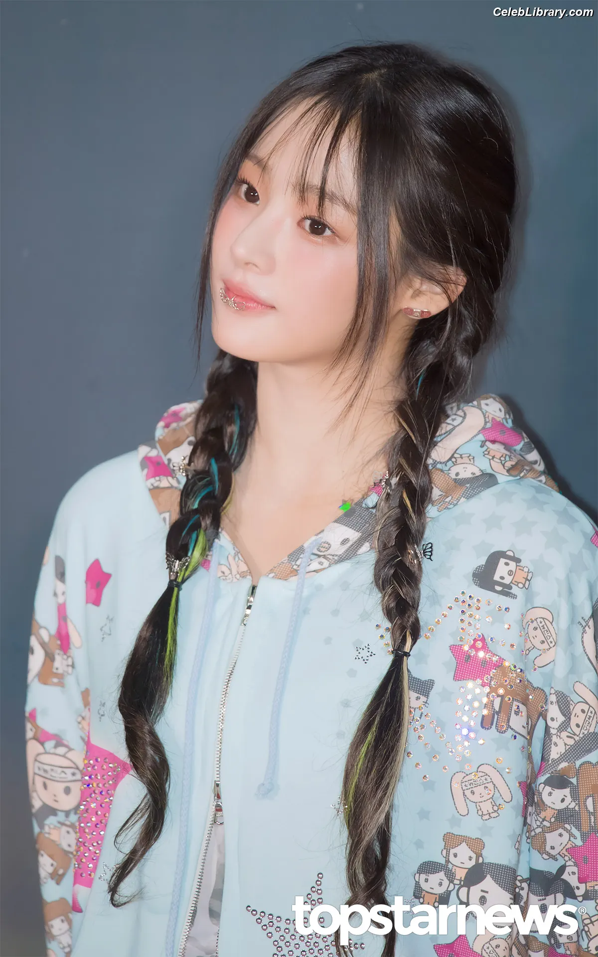 Minji (NewJeans) photo 2 of 1153