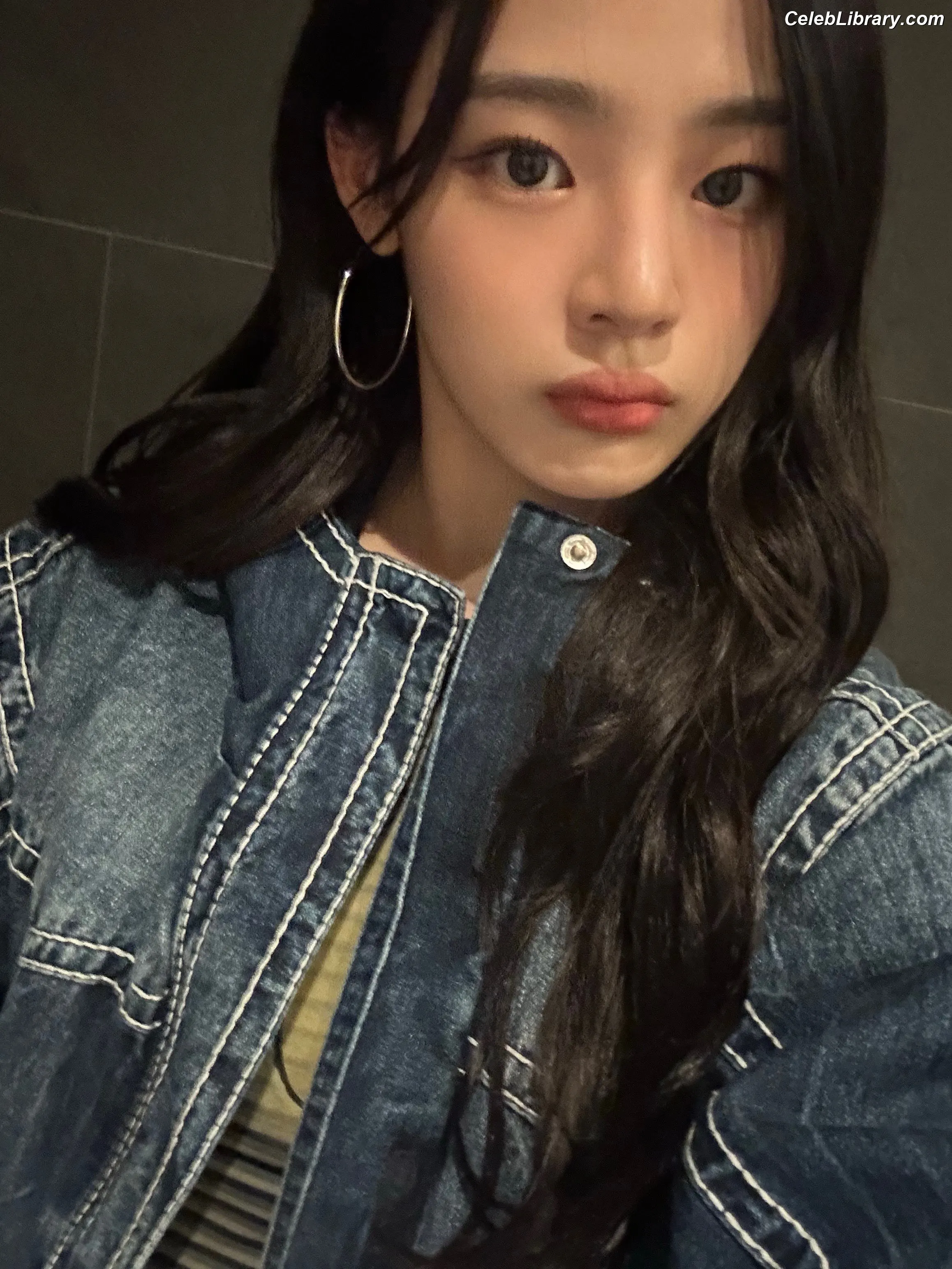 Minji (NewJeans) photo 7 of 1153