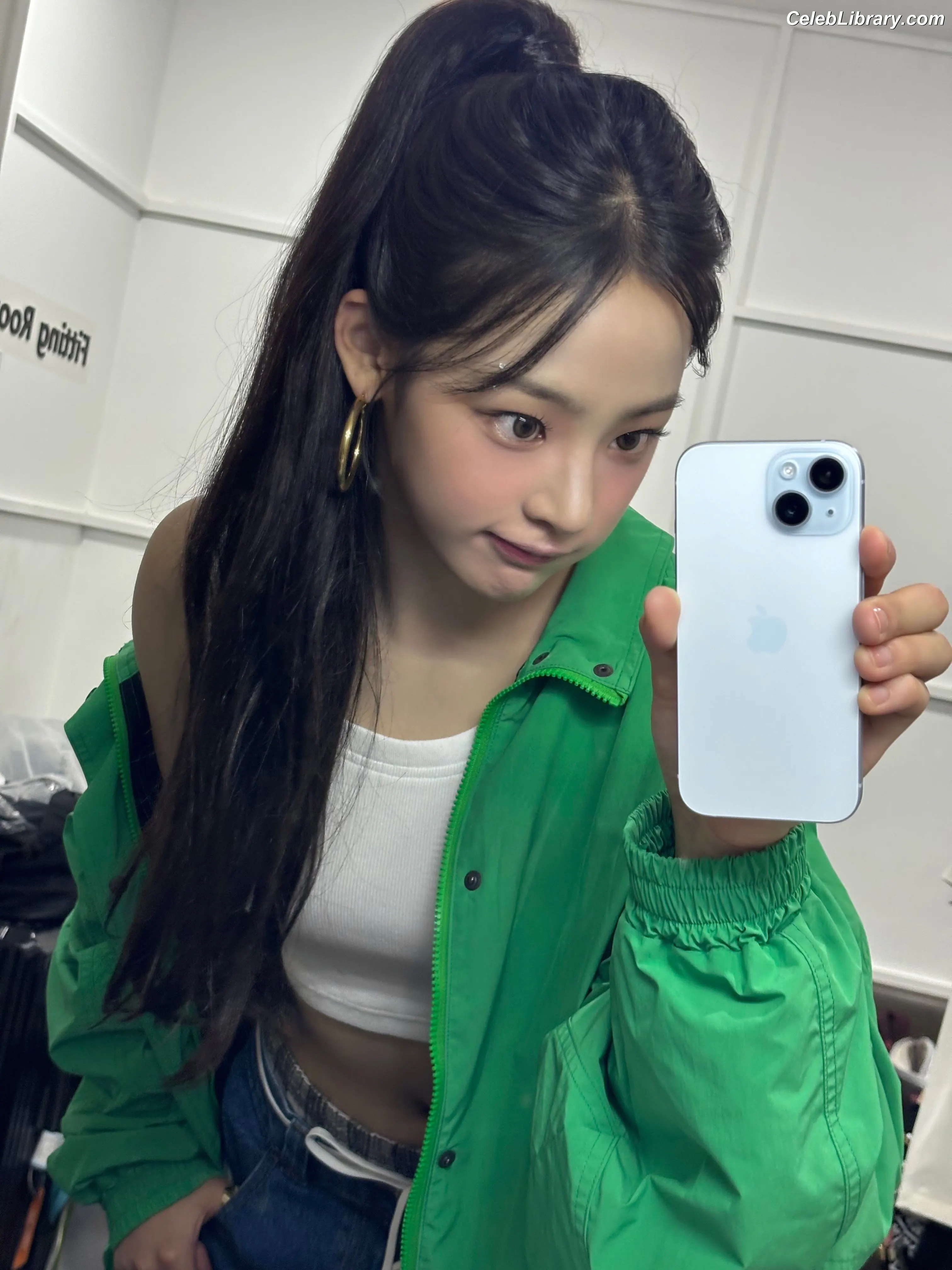 Minji (NewJeans) photo 9 of 1153