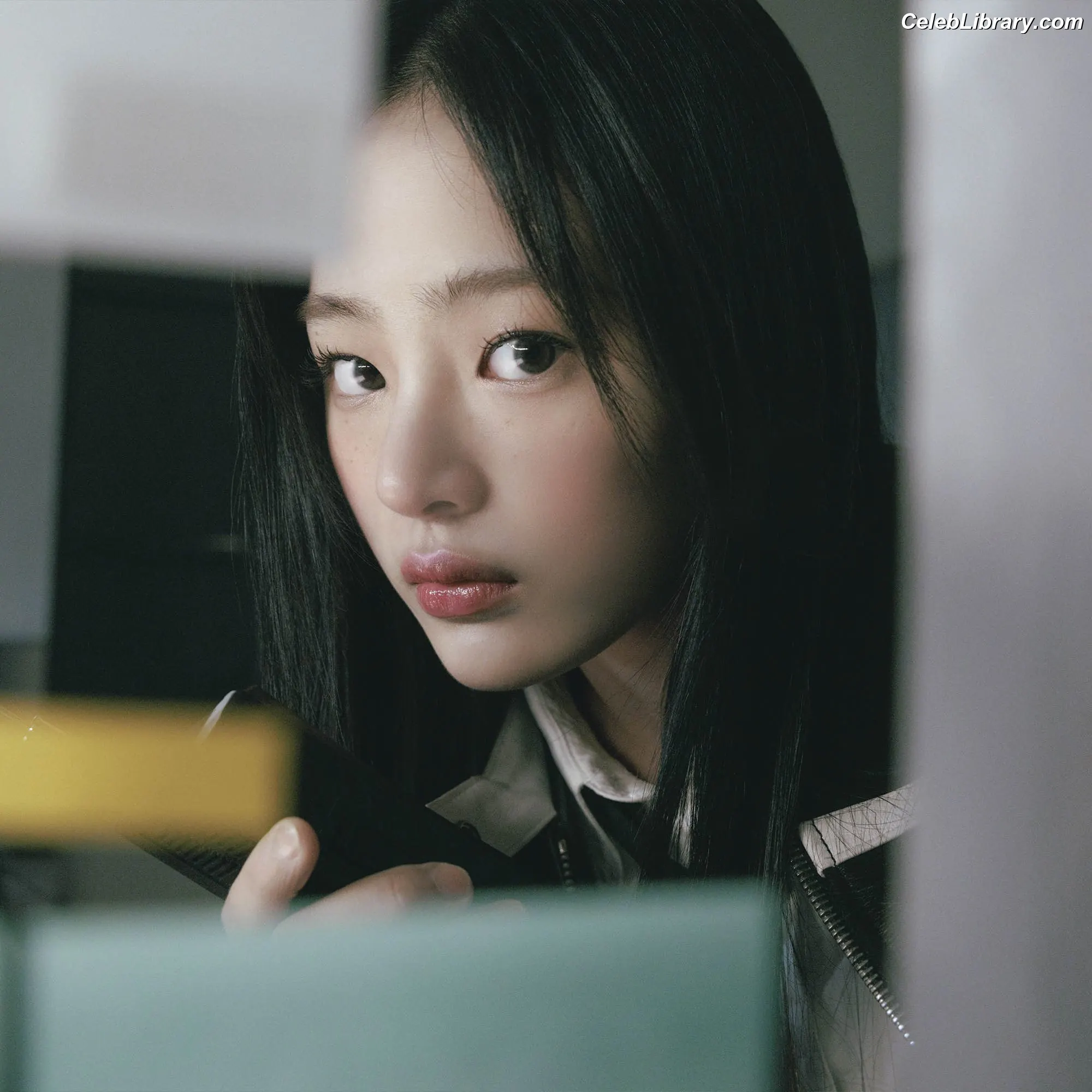 Minji (NewJeans) photo 14 of 1153