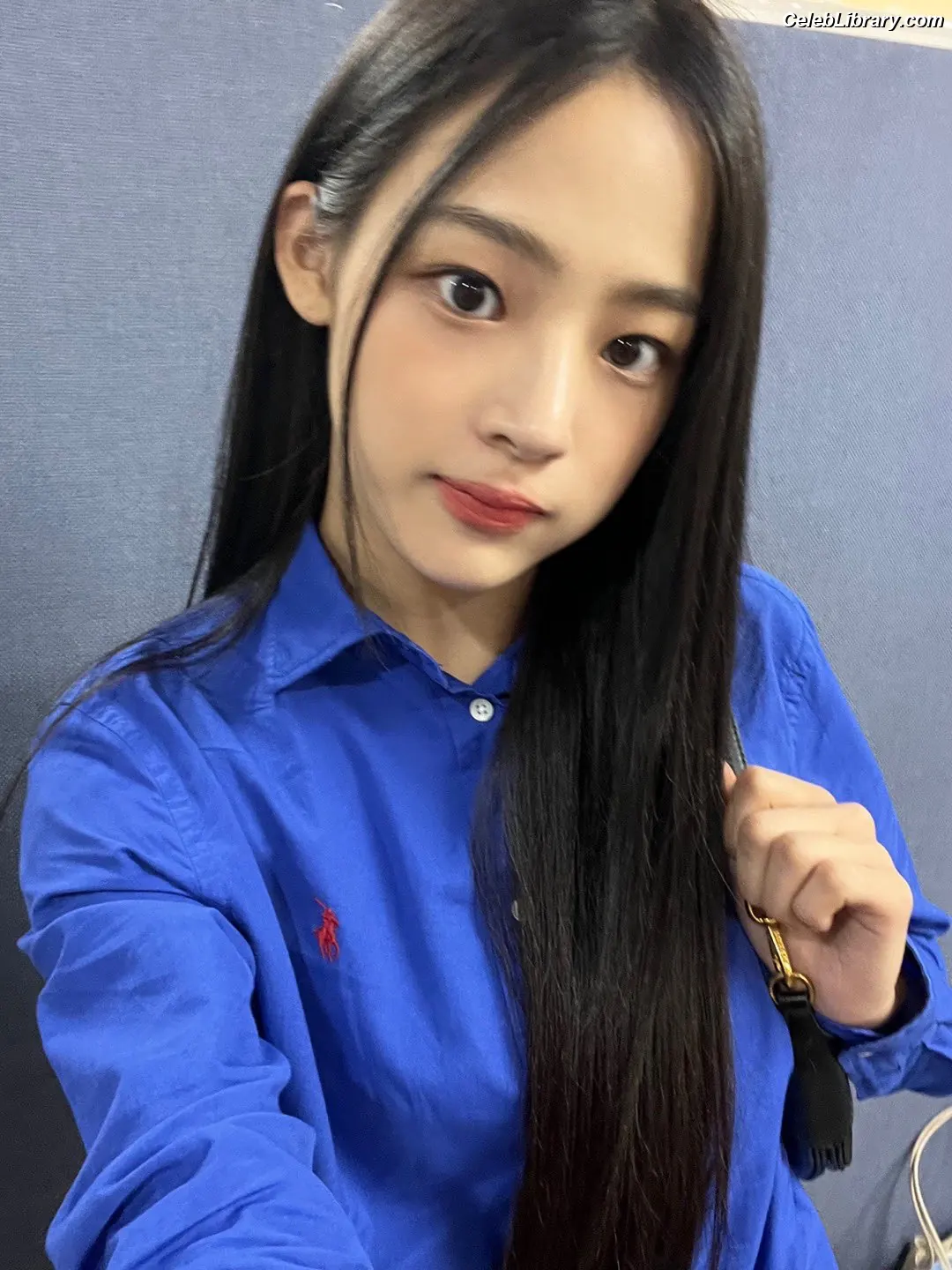 Minji (NewJeans) photo 14 of 1153