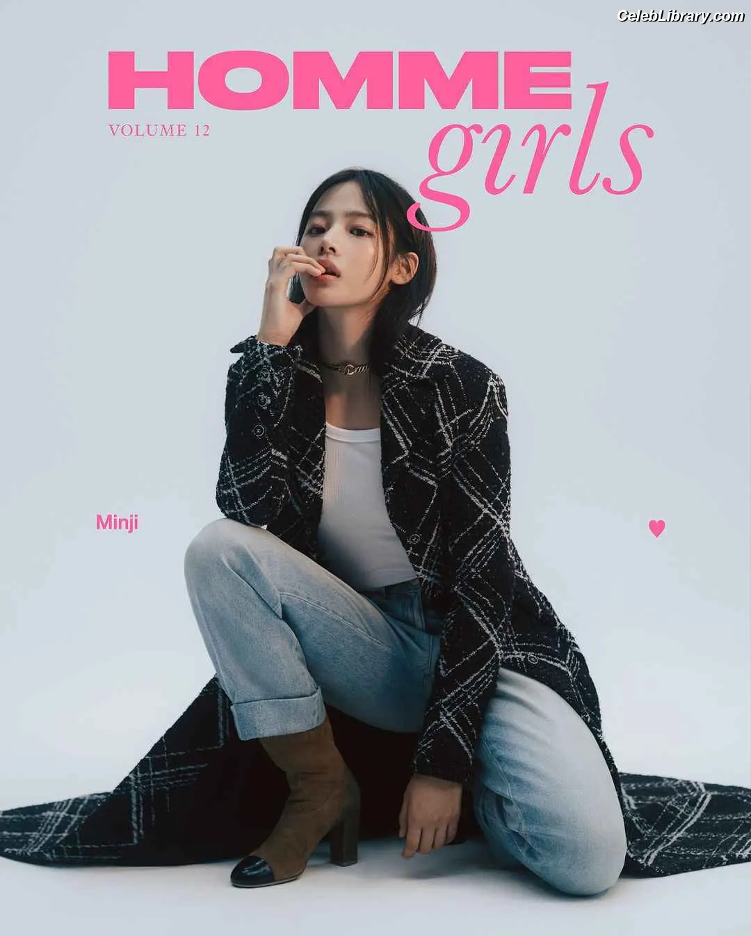 Minji (NewJeans) photo 14 of 1153