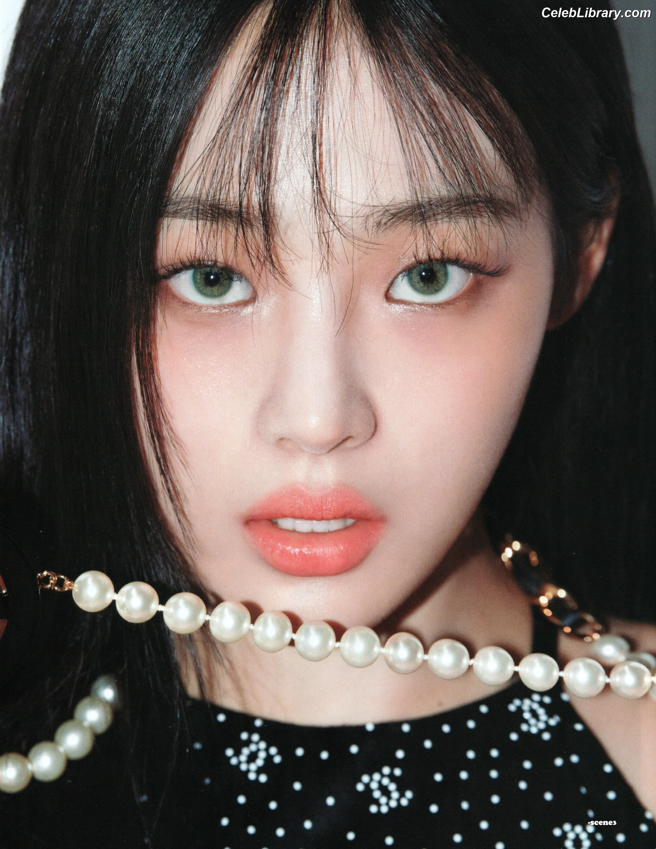 Minji (NewJeans) photo 4 of 1153
