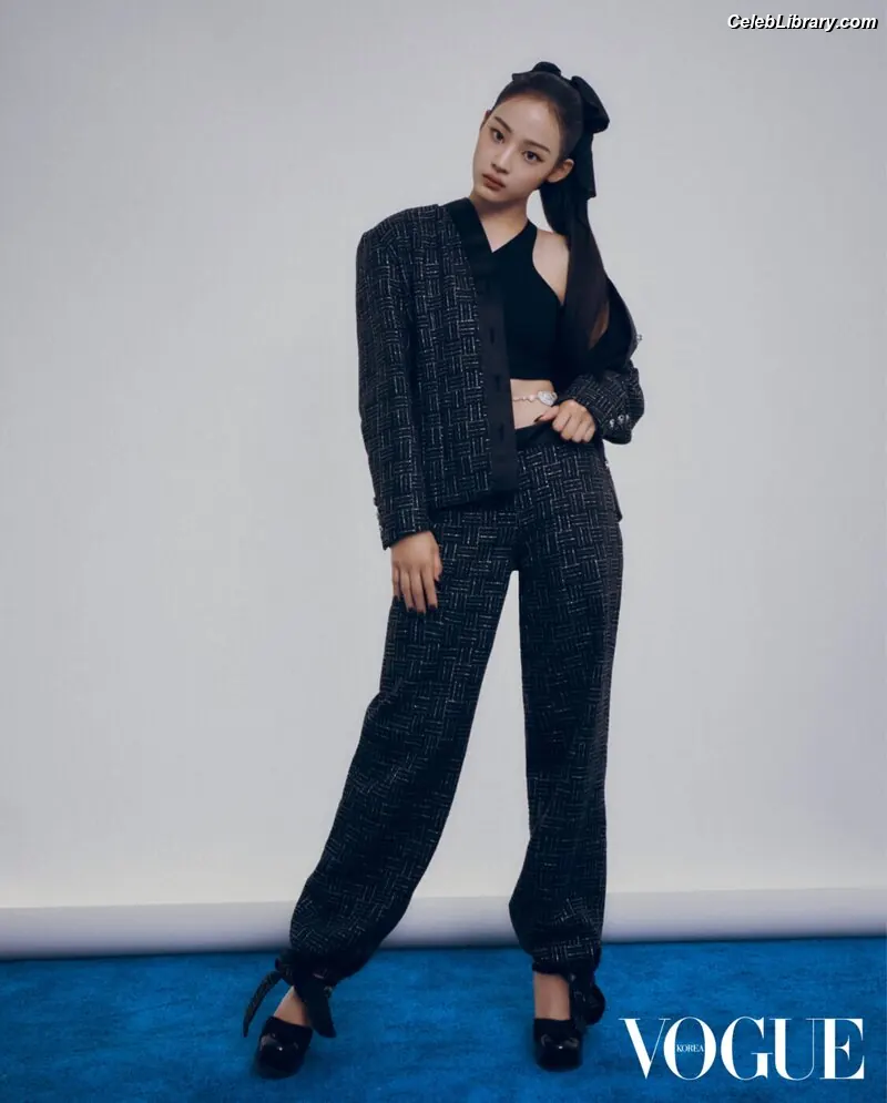 Minji (NewJeans) photo 21 of 1153