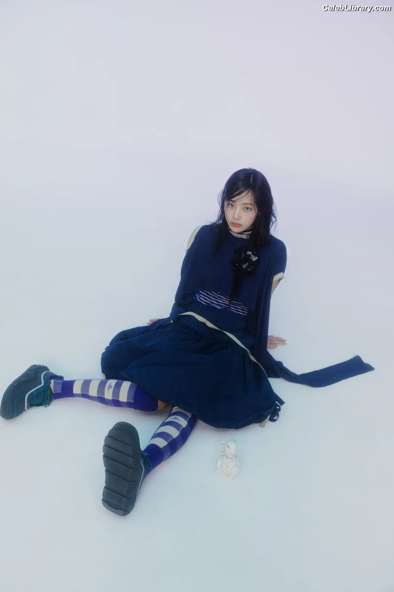 Minji (NewJeans) photo 7 of 1153