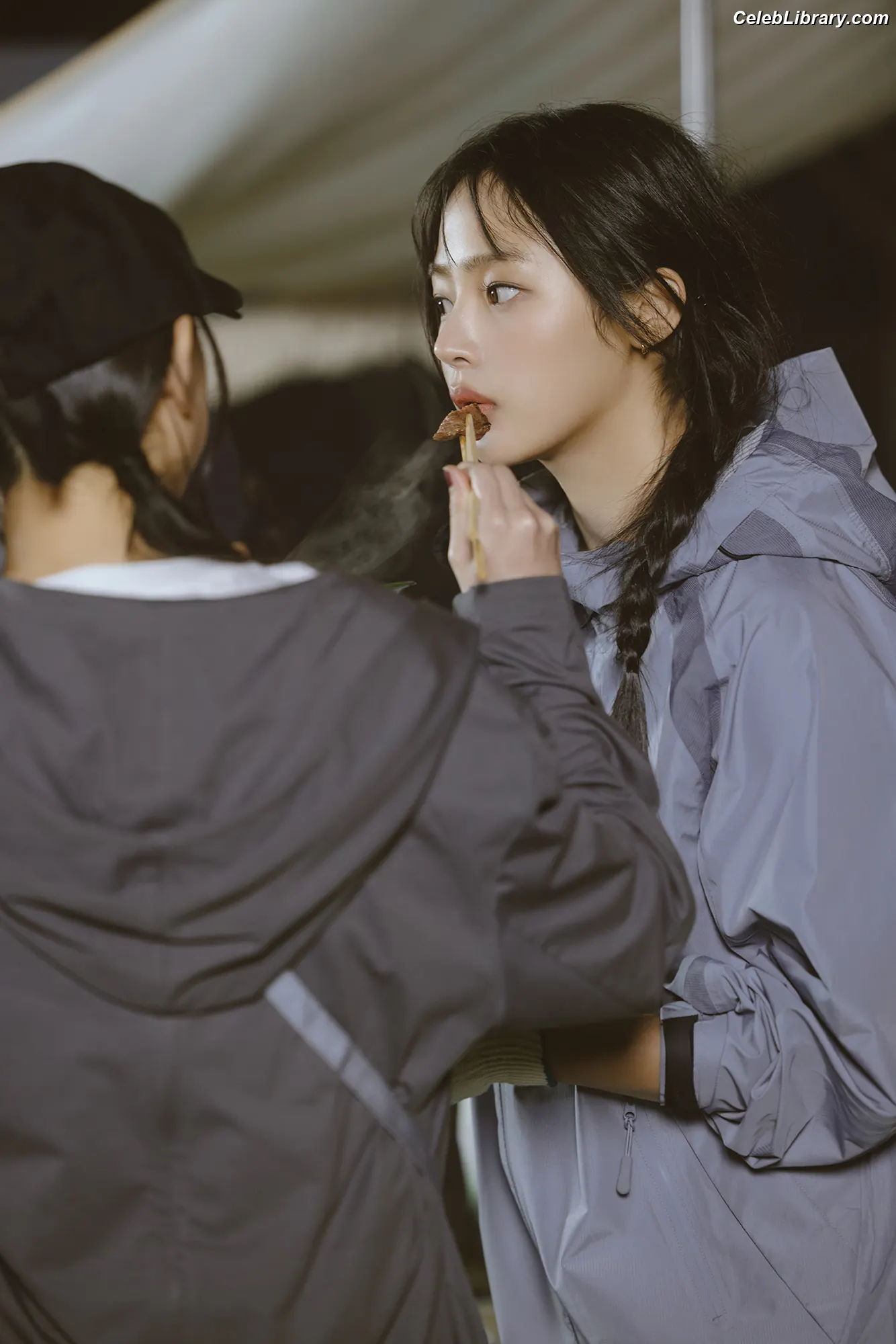 Minji (NewJeans) photo 12 of 1153