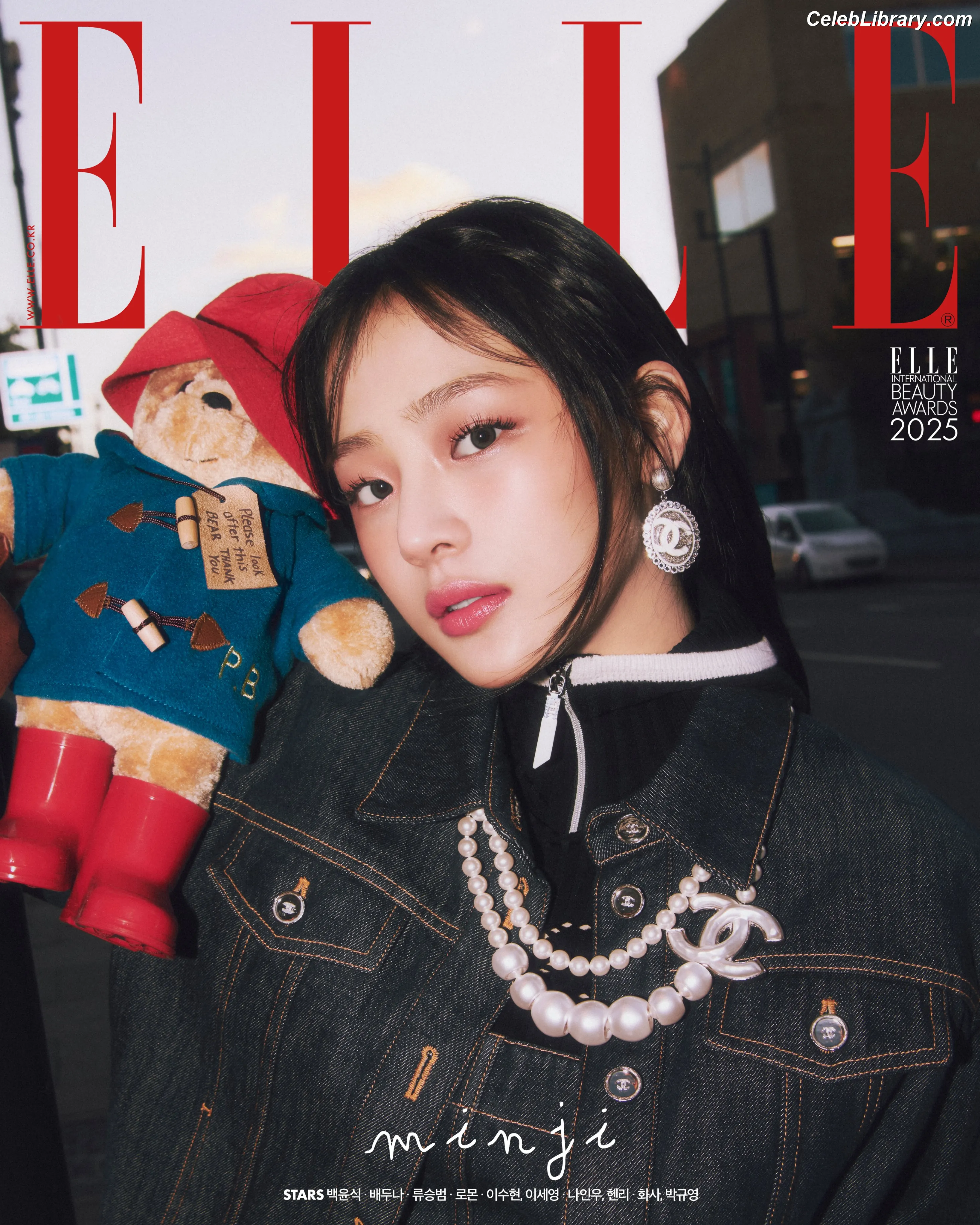 Minji (NewJeans) photo 16 of 1153