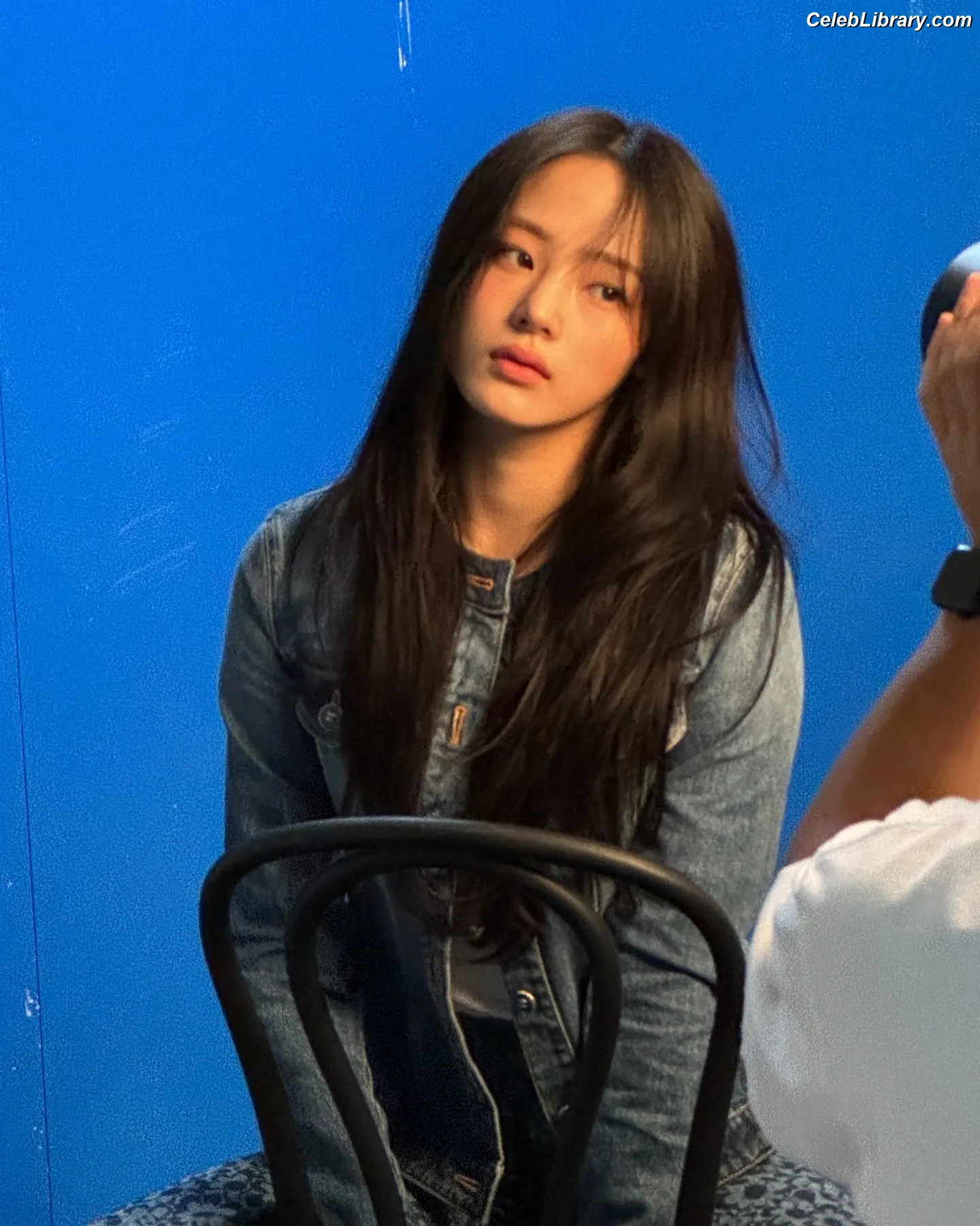 Minji (NewJeans) photo 19 of 1153