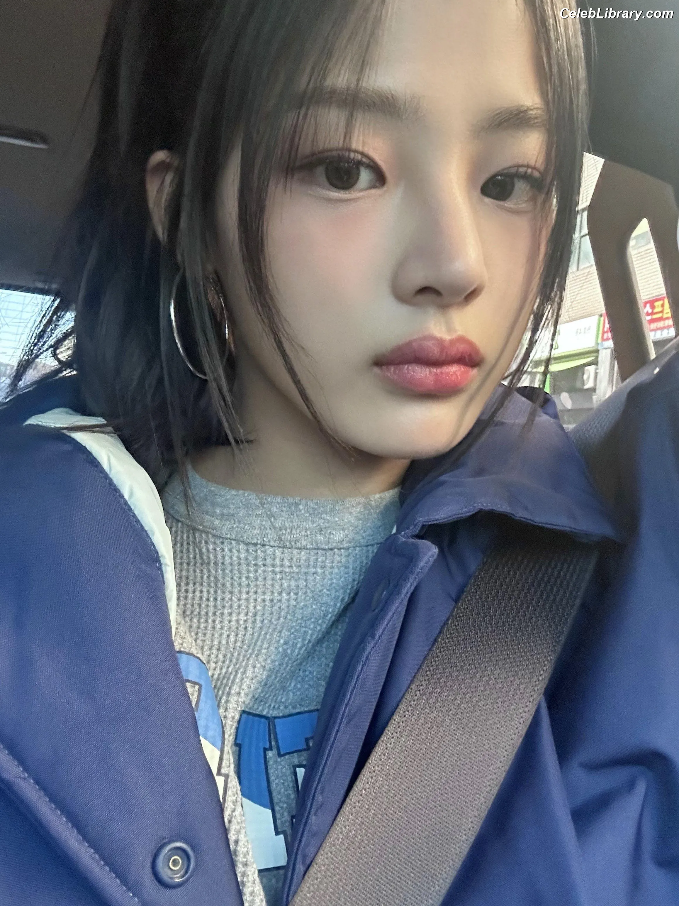 Minji (NewJeans) photo 15 of 1153