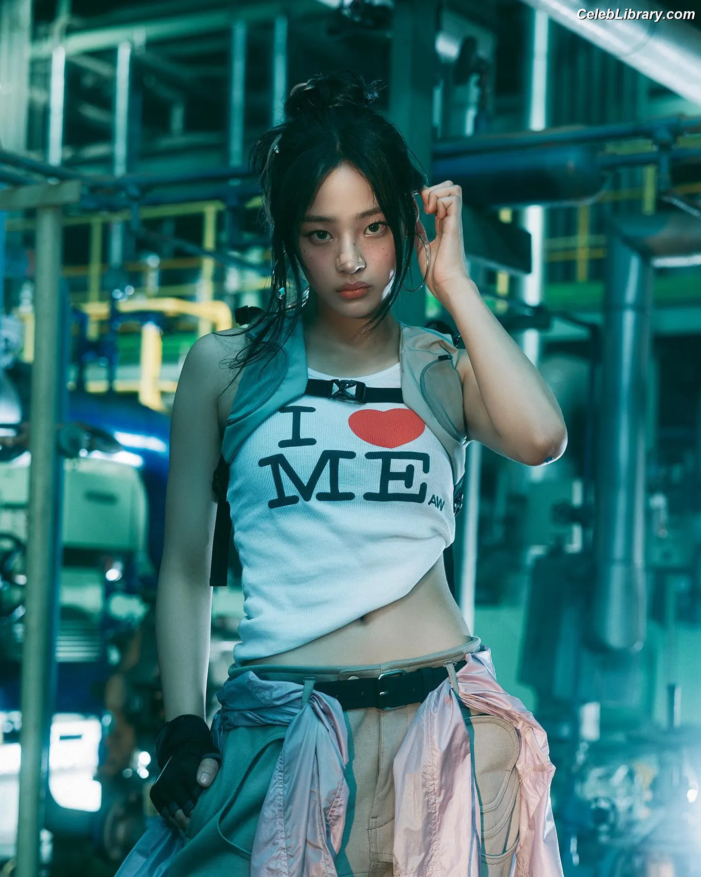 Minji (NewJeans) photo 5 of 1153