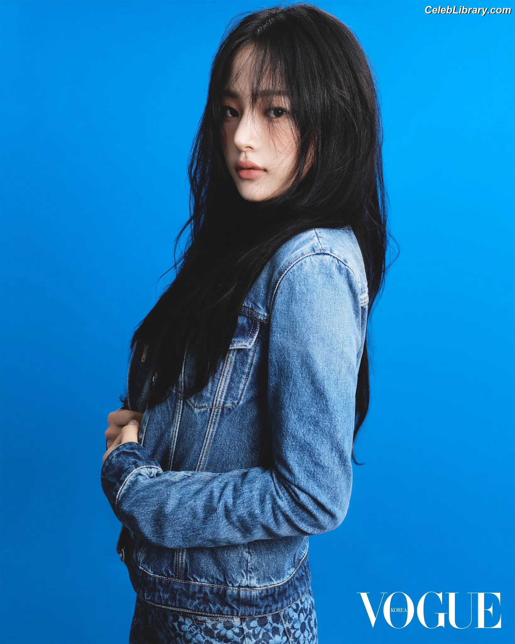 Minji (NewJeans) photo 20 of 1153