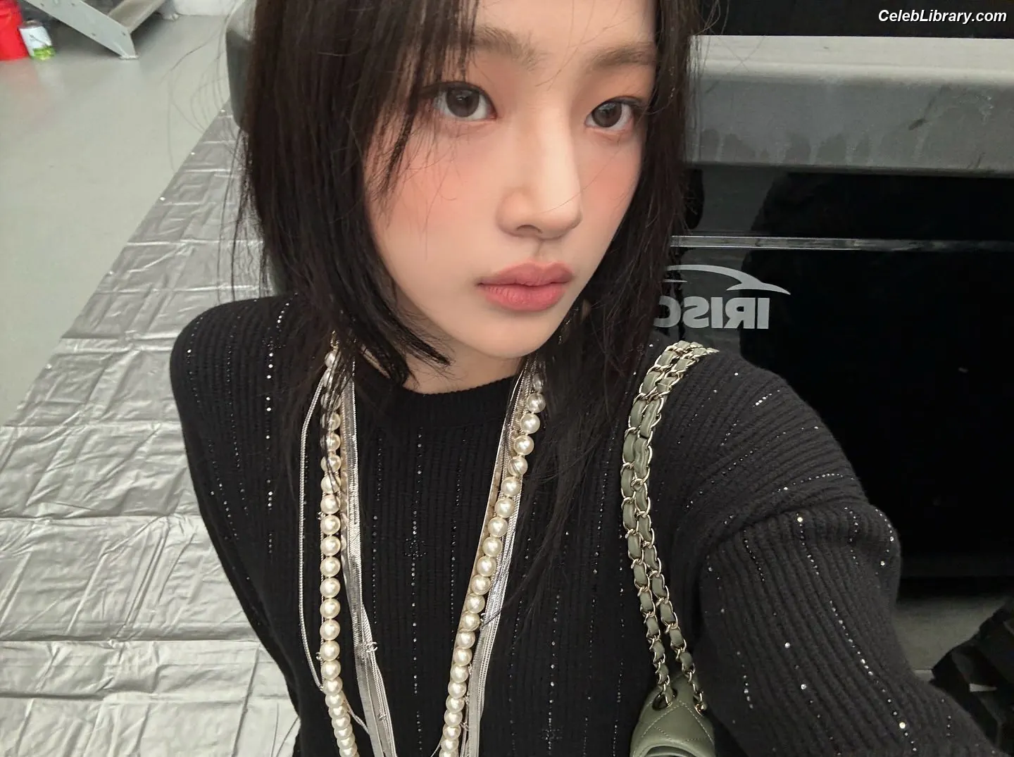 Minji (NewJeans) photo 21 of 1153