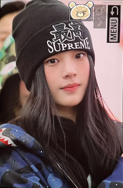 Minji (NewJeans) photo 18 of 1154