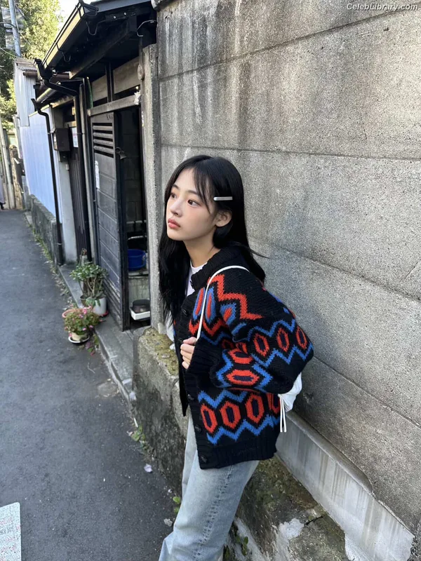 Minji (NewJeans) photo 23 of 1154