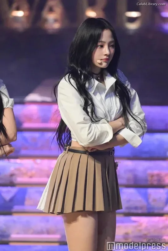 Minji (NewJeans) photo 1 of 1154