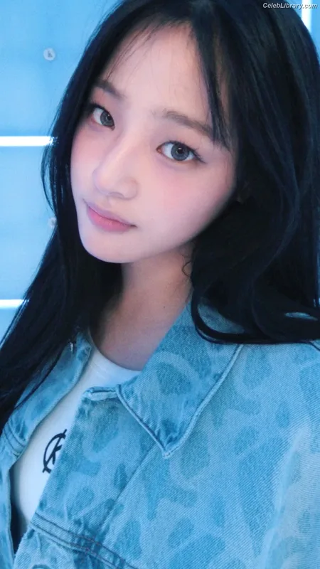 Minji (NewJeans) photo 8 of 1154