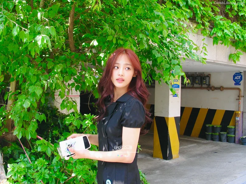 Minji (NewJeans) photo 22 of 1154