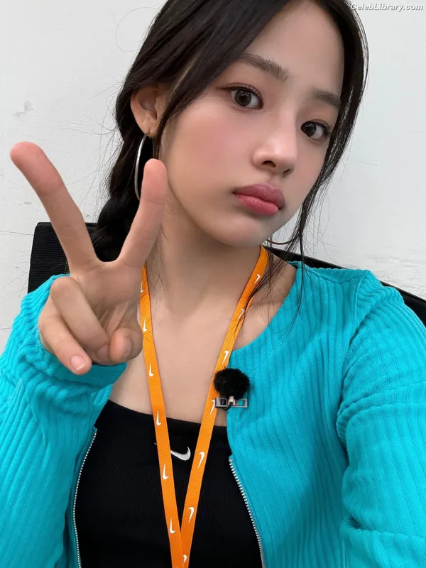 Minji (NewJeans) photo 9 of 1154
