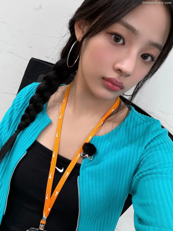 Minji (NewJeans) photo 11 of 1154