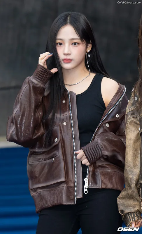 Minji (NewJeans) photo 4 of 1154