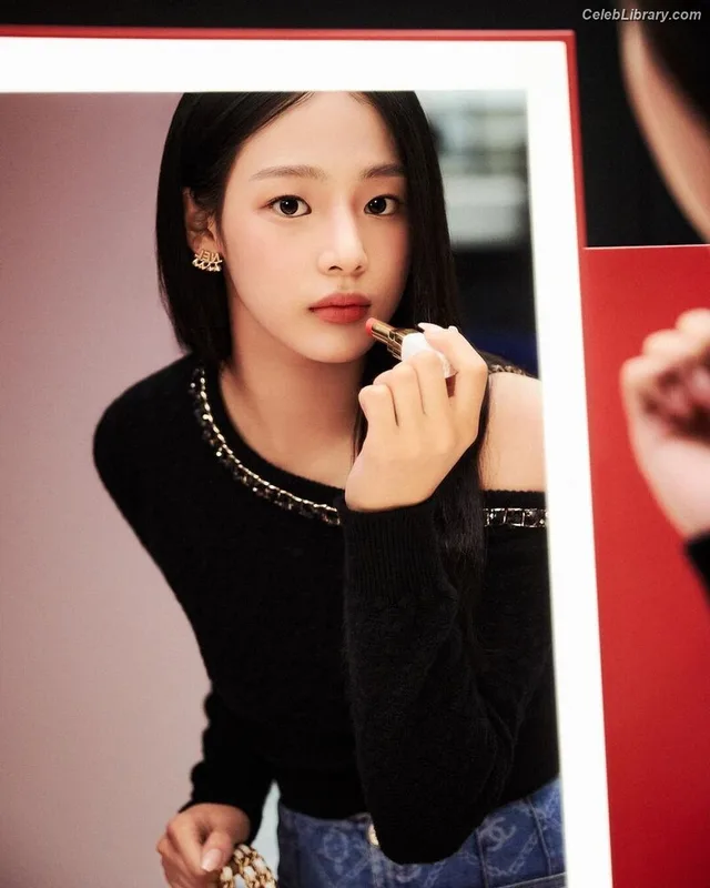 Minji (NewJeans) photo 4 of 1154