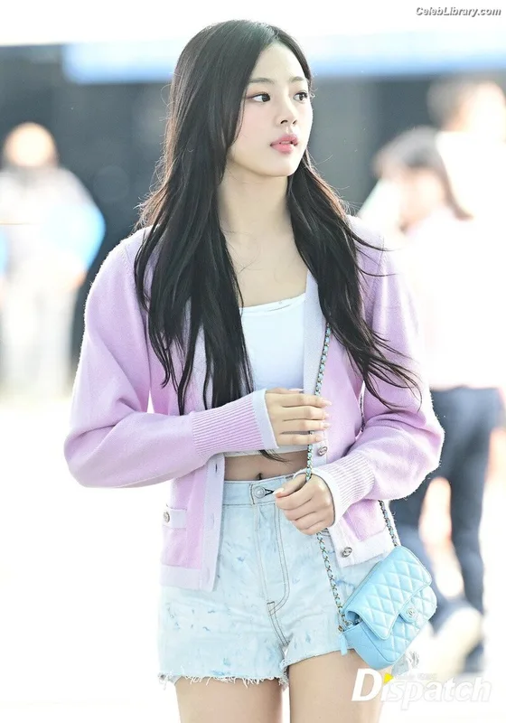 Minji (NewJeans) photo 8 of 1154