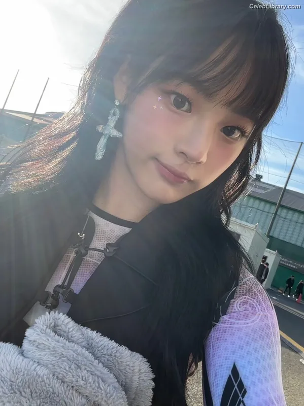 Minji (NewJeans) photo 24 of 1154
