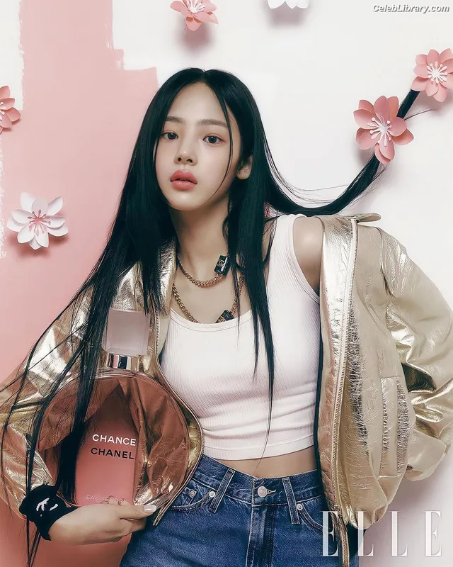 Minji (NewJeans) photo 22 of 1154