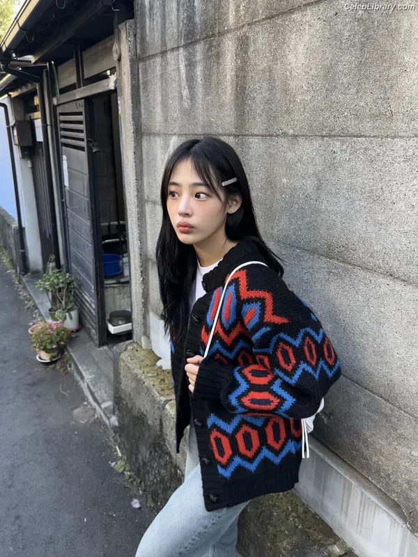Minji (NewJeans) photo 11 of 1154