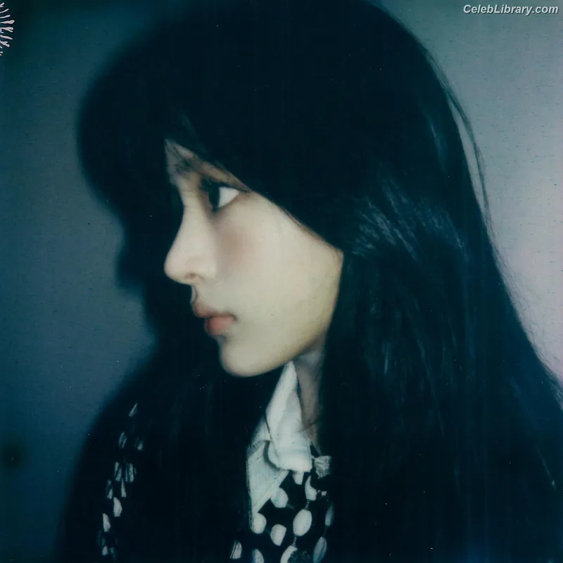 Minji (NewJeans) photo 20 of 1154