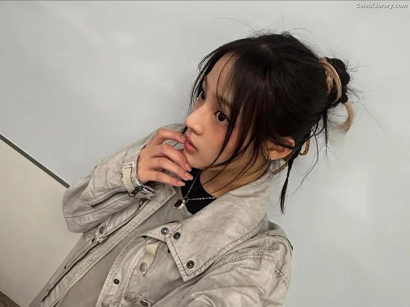 Minji (NewJeans) photo 4 of 1154
