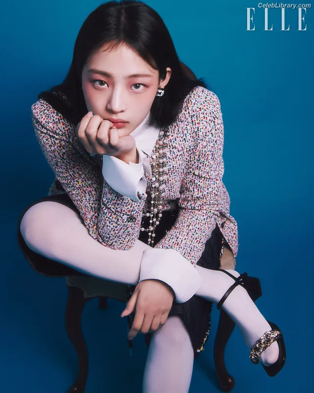 Minji (NewJeans) photo 14 of 1154