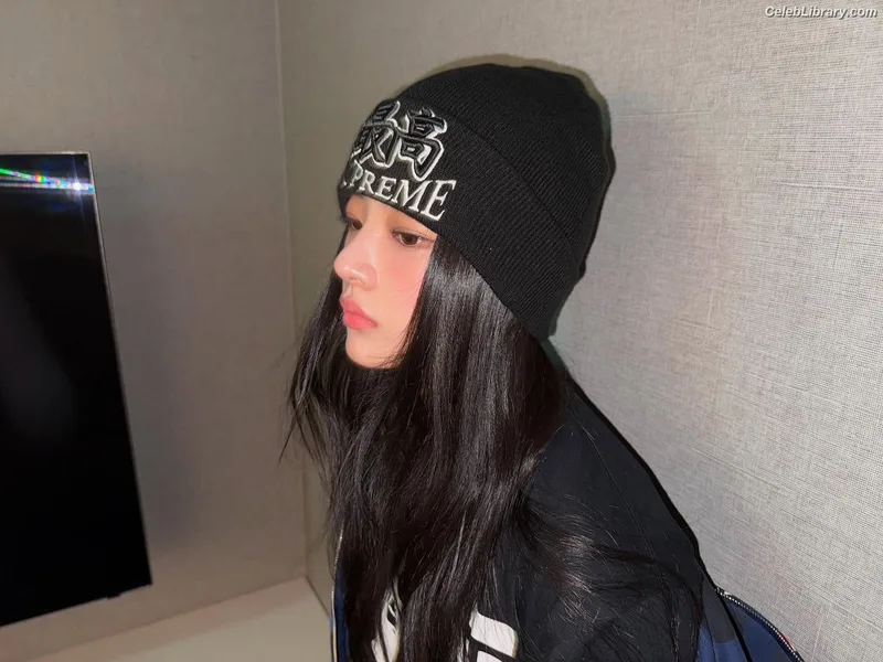 Minji (NewJeans) photo 17 of 1154