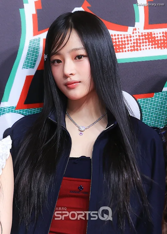 Minji (NewJeans) photo 22 of 1154
