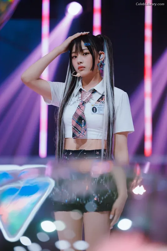 Minji (NewJeans) photo 24 of 1154