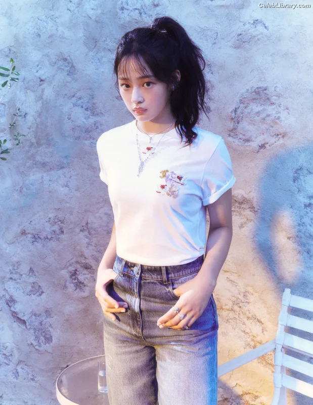 Minji (NewJeans) photo 10 of 1154
