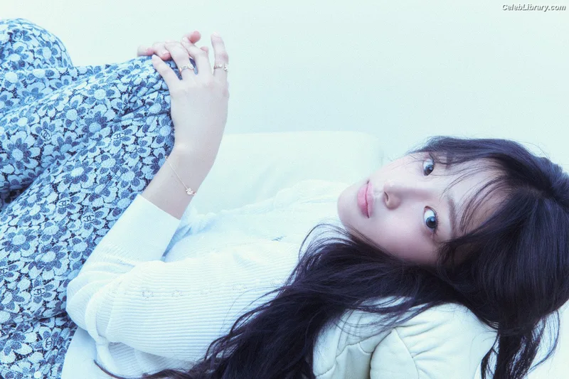 Minji (NewJeans) photo 13 of 1154