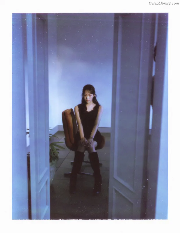 Minji (NewJeans) photo 17 of 1154