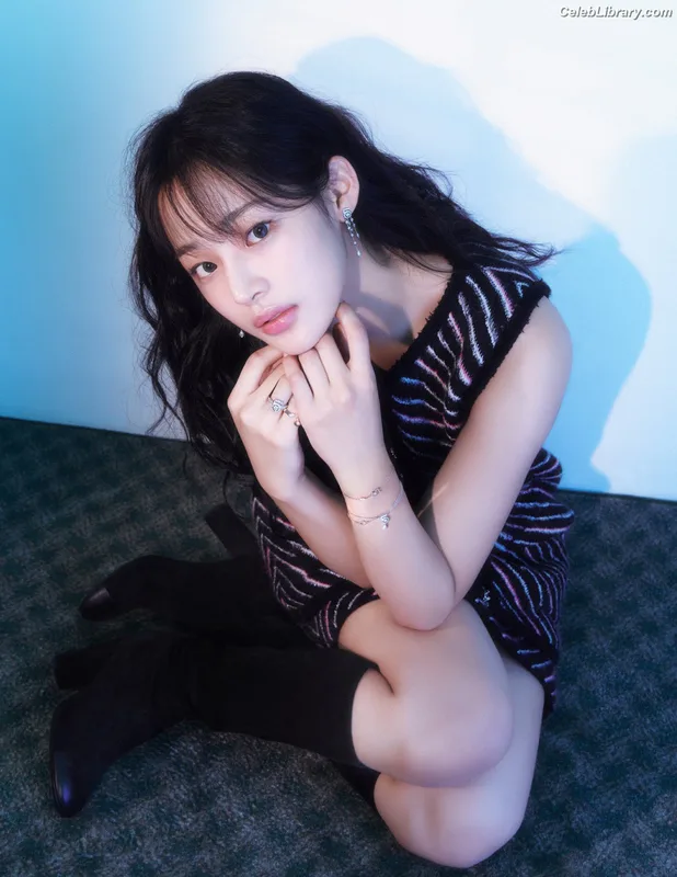 Minji (NewJeans) photo 23 of 1154