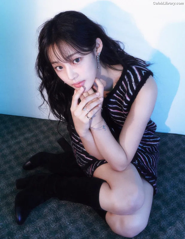 Minji (NewJeans) photo 24 of 1154