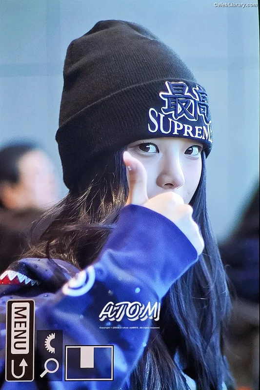 Minji (NewJeans) photo 10 of 1154